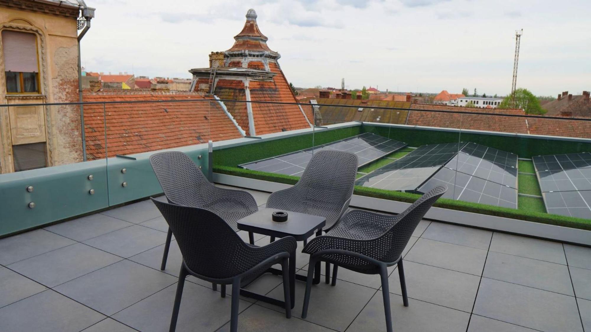 Aniroc Signature Hotel Арад Экстерьер фото Rooftop terrace